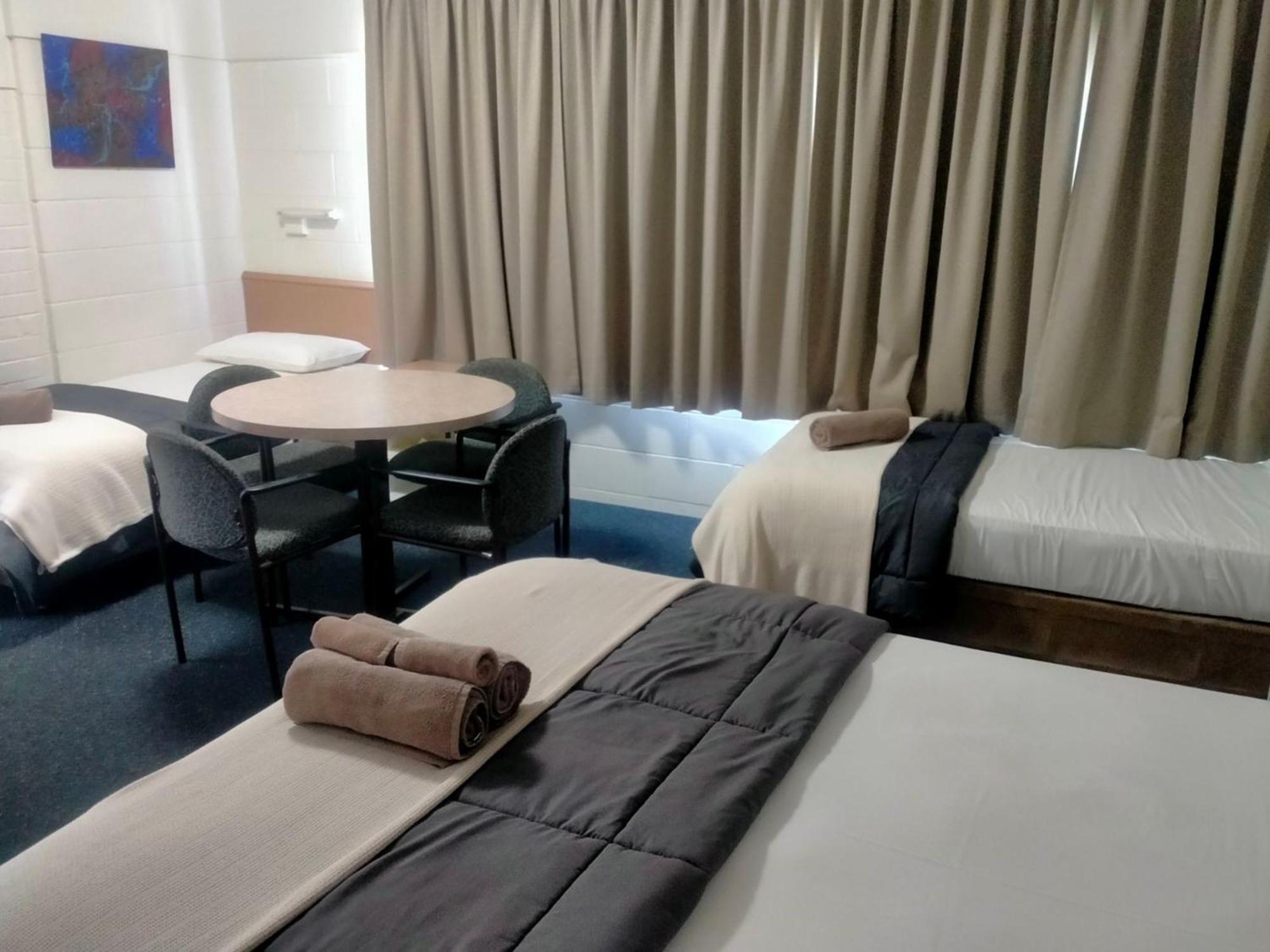 Oakey Motel Motel